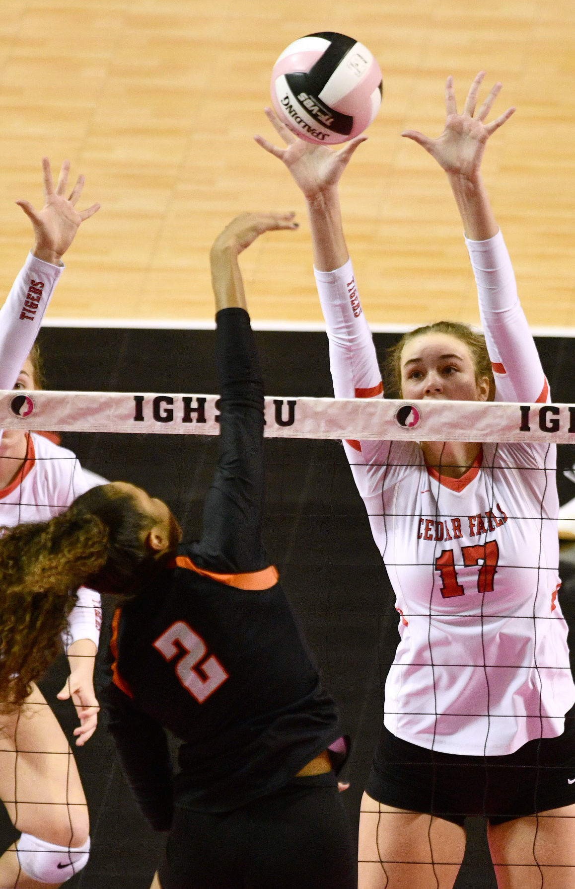 Cedar Falls vs West Des Moines Valley state volleyball